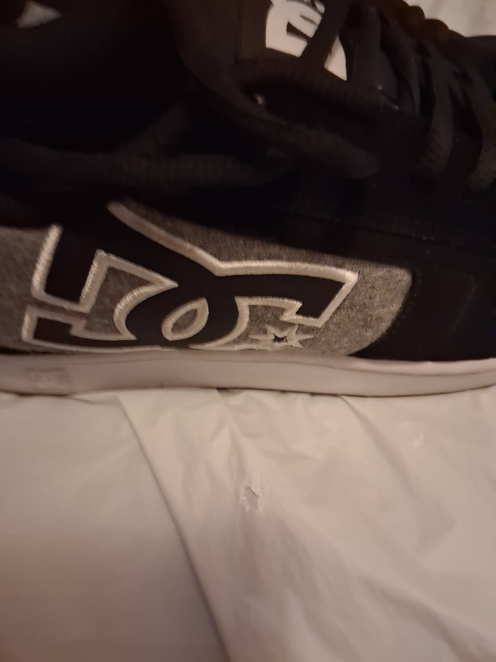 DC Shoes Men’s Black and Gray Skate Sneakers - Picture 8 of 10